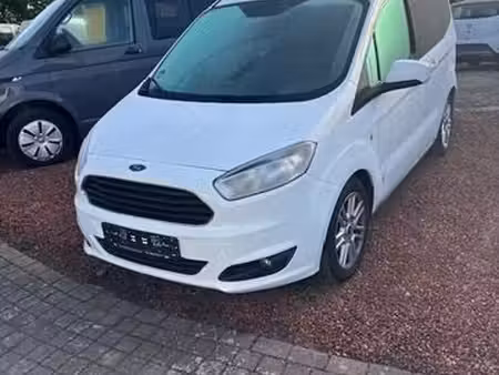 Ford Tourneo Courier 1.0 100 Titanium