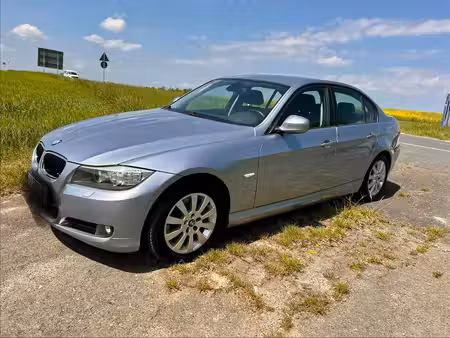 BMW Série 3 318i 2.0 143