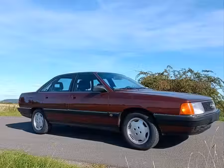 Audi 100 2.3