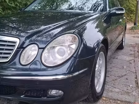 Mercedes-Benz Classe E E 200