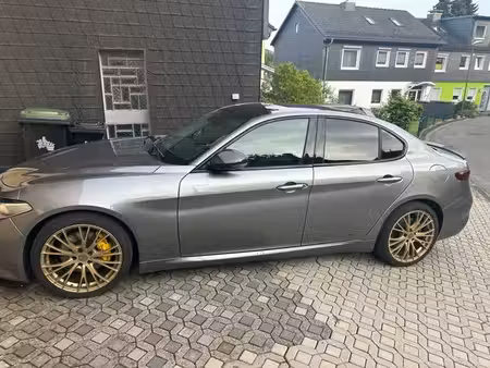 Alfa Romeo Giulia 2.0 280 Veloce