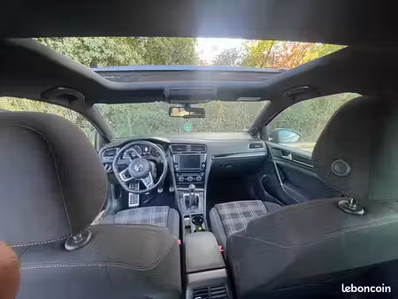 Volkswagen Golf GTI 2.0 TFSI 230