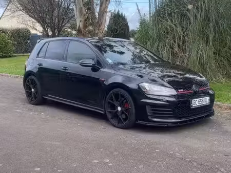 Volkswagen Golf GTI 2.0 TSI 220