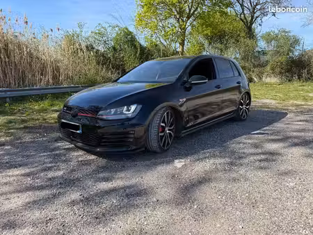 Volkswagen Golf GTI 2.0 TSI 230 Performance