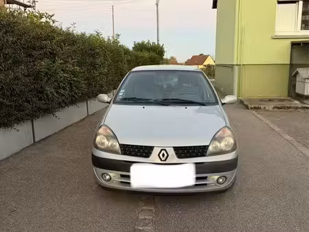 Renault Clio 75