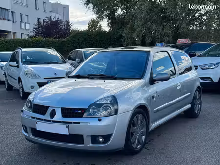 Renault Clio RS 2.0 182