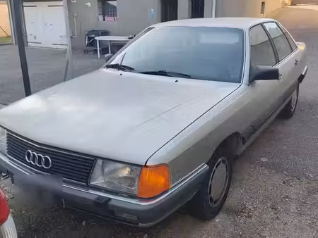 Audi 100 