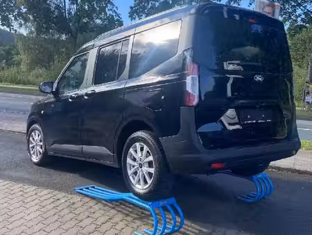 Ford Tourneo Courier 1.0 126 Titanium