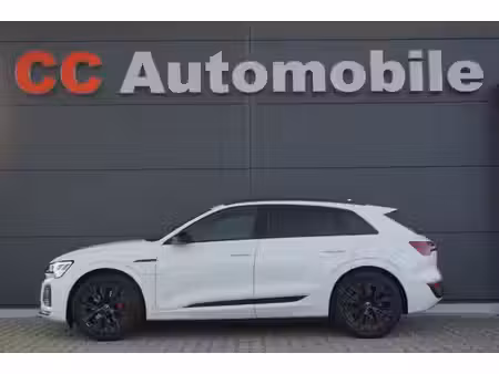 Audi Q8 55 408 S line quattro