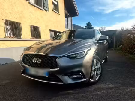Infiniti Q30 2.1 170