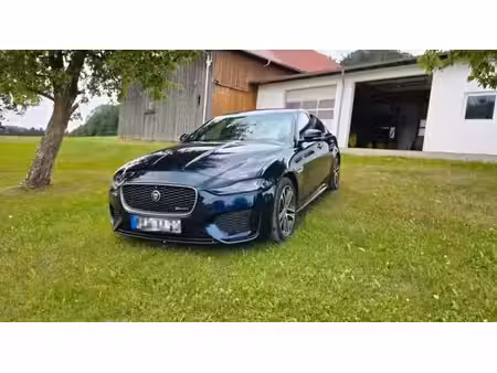Jaguar XE P300 2.0 300 R-Dynamic Black 4x4