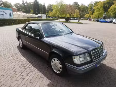 Mercedes-Benz Classe E E 200 136