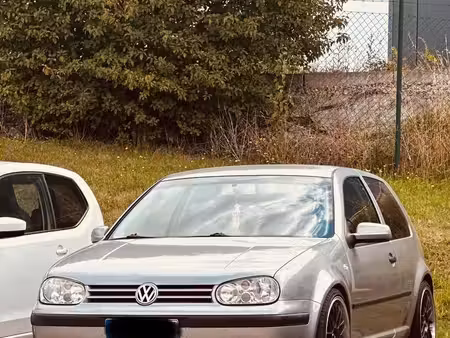 Volkswagen Golf 1.6 TDI 105