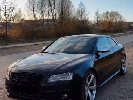 Audi A5 S5 V8 4.2 FSI 354 quattro