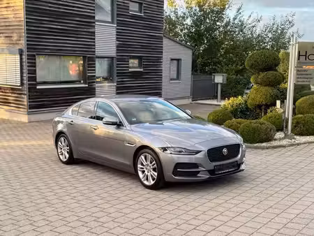 Jaguar XE D180 2.0 180 SE