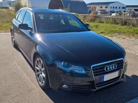 Audi A4 2.0 TDI 136 S line