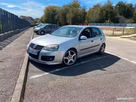 Volkswagen Golf 1.6 FSI 115