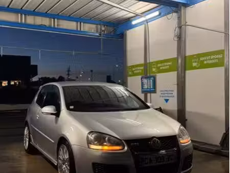 Volkswagen Golf GTI 2.0 200