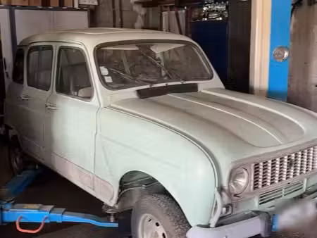 Renault R4 4L