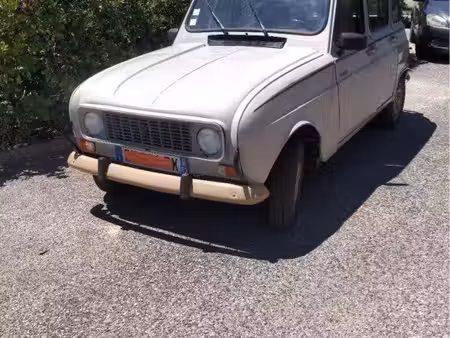 Renault R4 4L