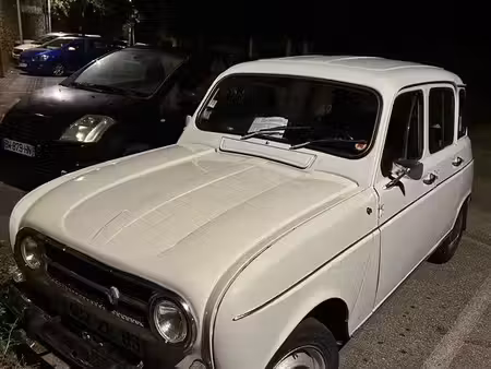 Renault R4 4L