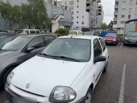 Renault Clio 1.9 D 65