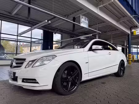 Mercedes-Benz Classe E E 220 2.1 CDI 170 AMG Line