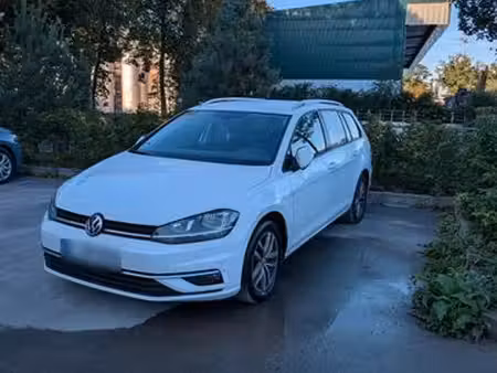 Volkswagen Golf 2.0 TDI 110