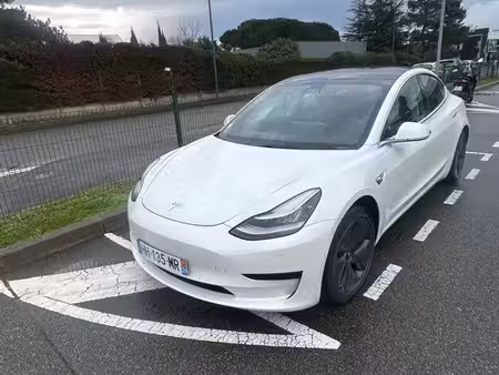 Tesla Model 3 275