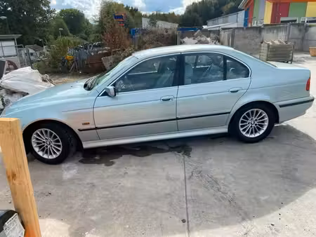 BMW Série 5 528i 2.8 193