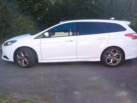 Ford Focus ST 2.0 250