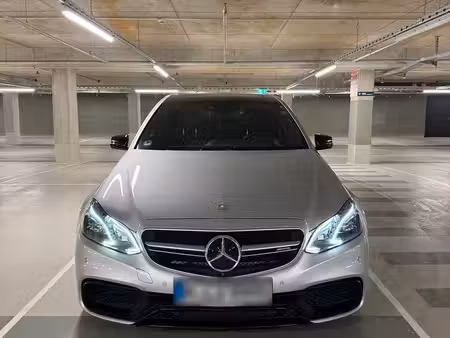 Mercedes-Benz Classe E E 63 AMG V8 5.5 557 4Matic