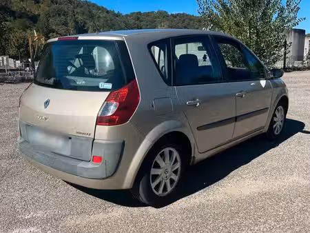 Renault Scénic 1.9 dCi 130