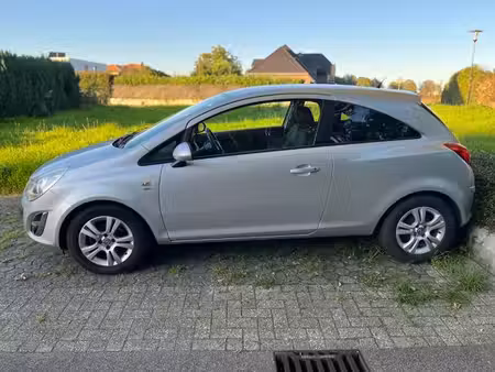 Opel Corsa 1.4 87 Satellite