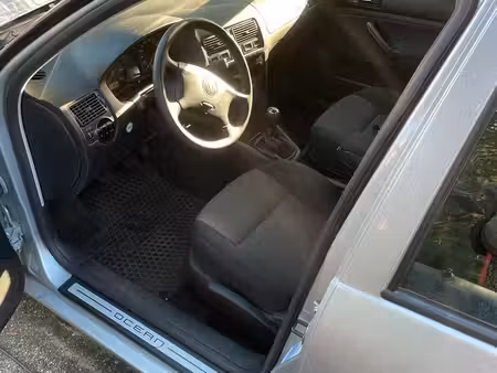 Volkswagen Golf 1.4 75