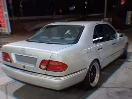 Mercedes-Benz Classe E E 240 V6 2.6 170