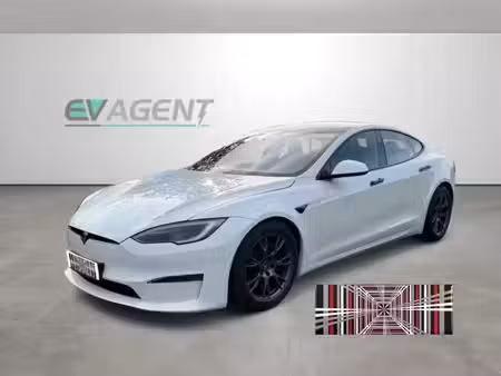Tesla Model S Plaid 1020 4x4