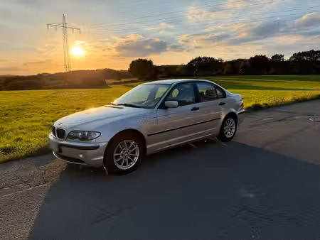 BMW Série 3 318i 2.0 143