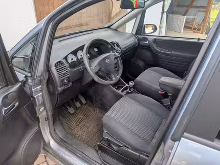 Opel Zafira 2.2 125