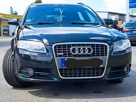 Audi A4 2.0 TDI 140 S line