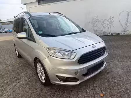 Ford Tourneo Courier 1.6 95 Titanium