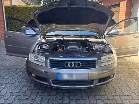 Audi A8 quattro