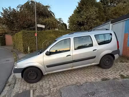 Dacia Logan 