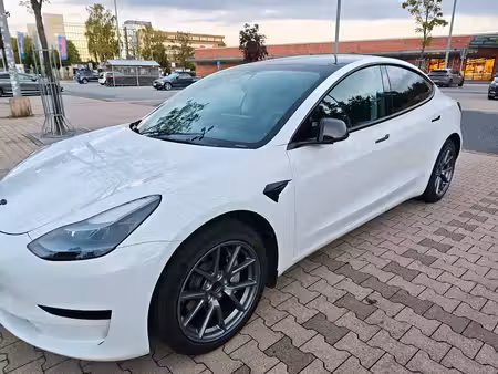 Tesla Model 3 283