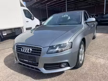 Audi A4 2.0 TDI 143 Attraction