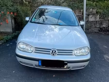 Volkswagen Golf 1.6 105