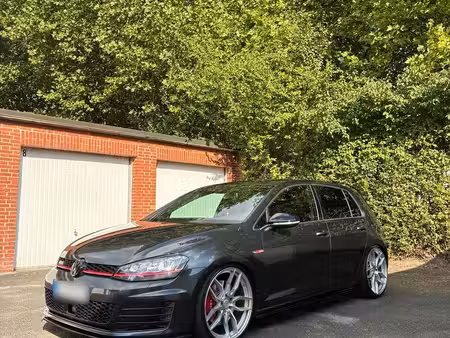 Volkswagen Golf GTI 2.0 TSI 230 Performance