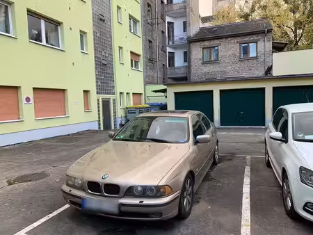 BMW Série 5 528i 2.8 193