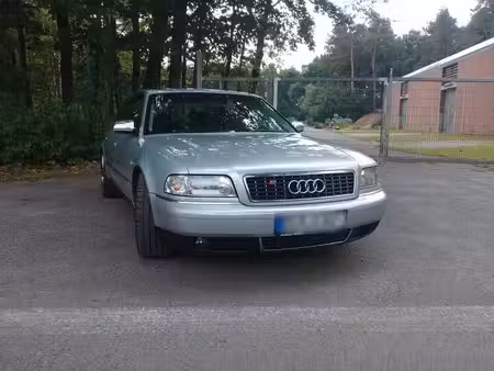 Audi A8 V8 3.7 260