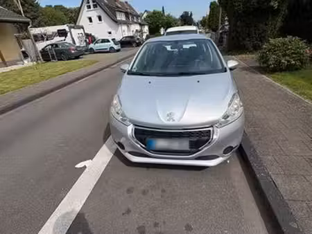Peugeot 208 1.2 82